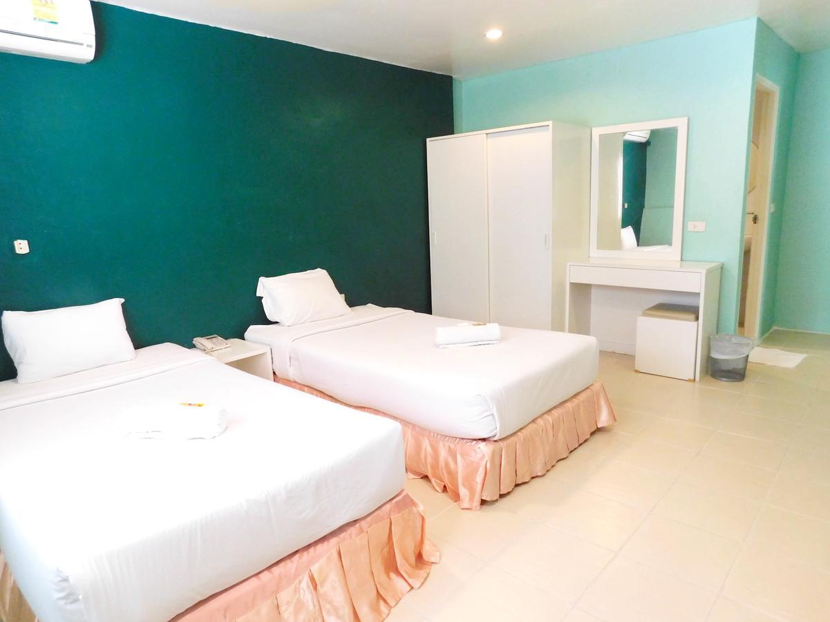 Be Fine Guesthouse Phuket Buitenkant foto