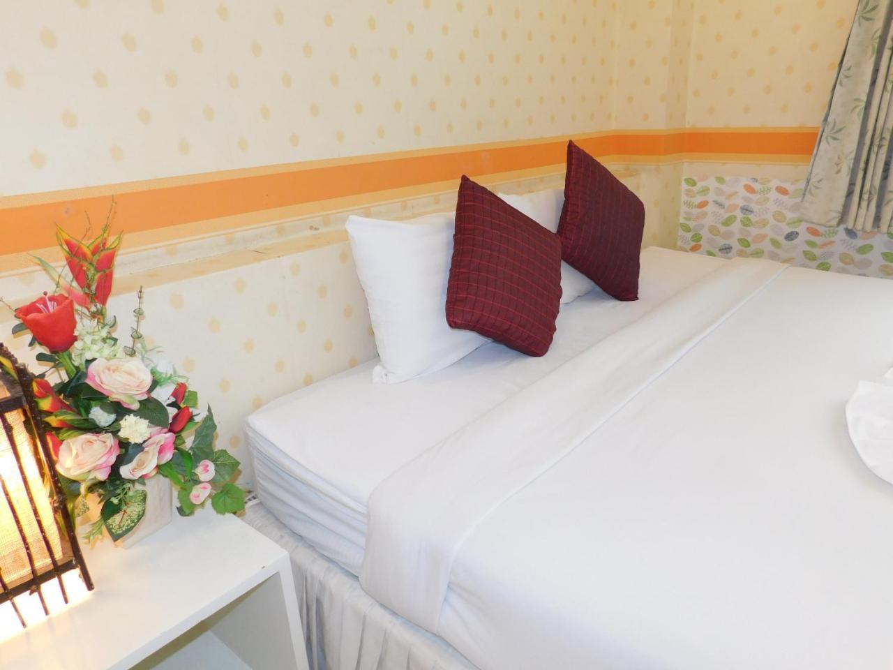 Be Fine Guesthouse Phuket Buitenkant foto