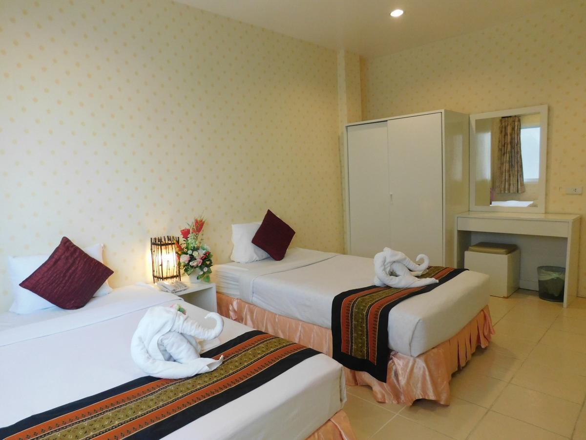 Be Fine Guesthouse Phuket Buitenkant foto