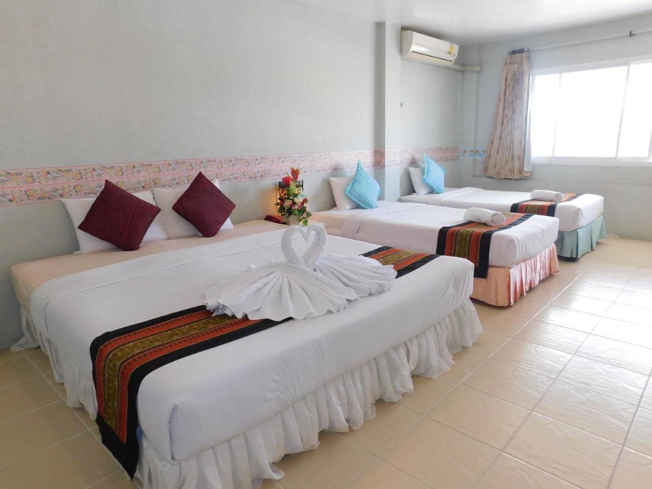 Be Fine Guesthouse Phuket Buitenkant foto