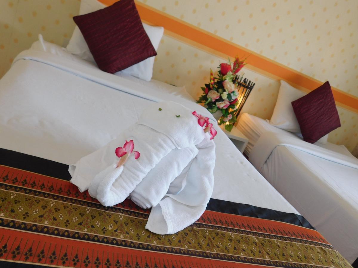 Be Fine Guesthouse Phuket Buitenkant foto